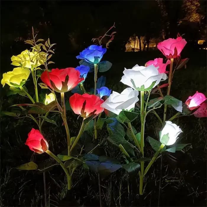Lampe solaire LED en forme de rose artificielle pour jardin, idéale pour les fêtes estivales, mariages, décoration extérieure de cour et de patio