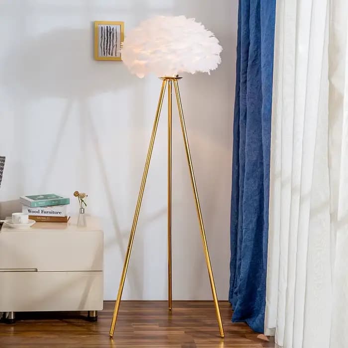 Plume lampadaire salon canapé Simple lumière lampe de luxe nordique créatif Ins fille Net rouge chaud romantique chambre lampe