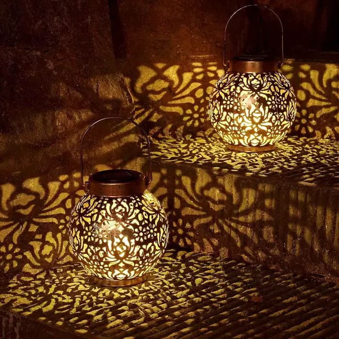 Lampes solaires étanches pour l'extérieur, lanternes marocaines en métal suspendues pour la décoration du jardin, du patio, du porche et de la cour
