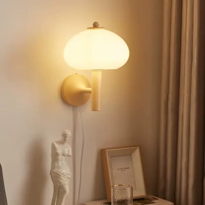 Applique Murale Crémeuse et Lente en Verre, Luminaire Décoratif d'Nik, Idéal pour une Chambre à Coucher, un Couloir, un Bureau ou une Chambre à Coucher