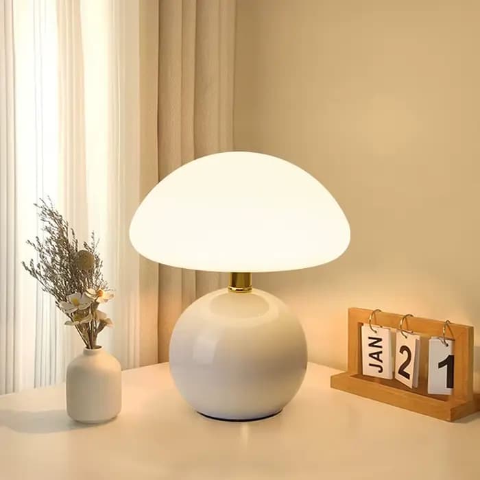 Petite lampe de table en forme de champignon, jolie lampe de table en céramique colorée crème, éclairage de nuit pour chambre d'enfants, décoration de maison, accessoires de chambre