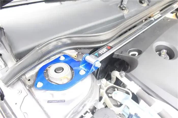 Barre de suspension pour Benz A180, A200, A260, GLA45, accessoires de style automobile, barre stabilisatrice, barre en alliage d'aluminium, barre de tension