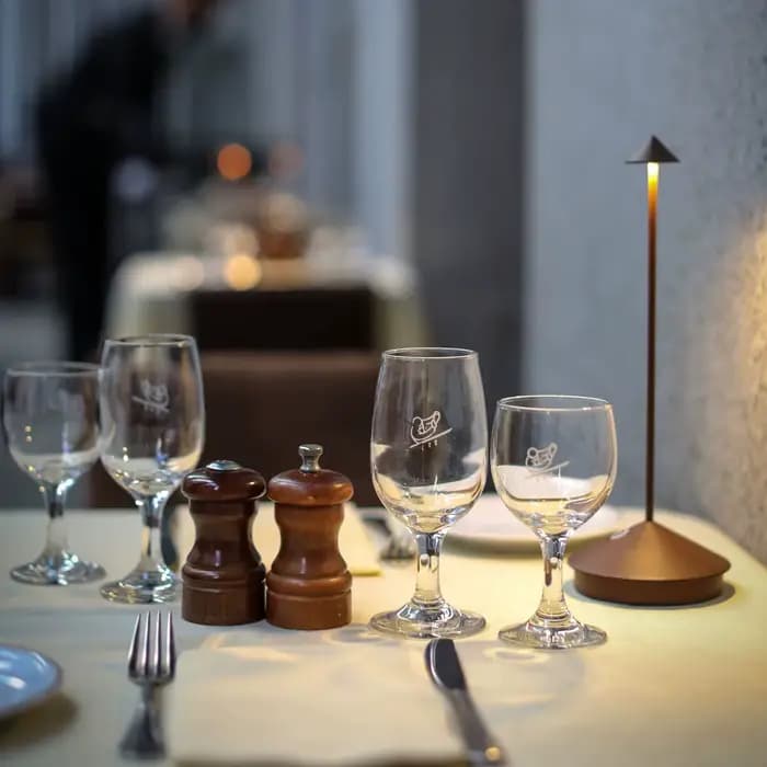 Lampe de table rechargeable créative à LED tactile pour salle à manger, hôtel, café, lampe de chevet décorative, lampe de bureau