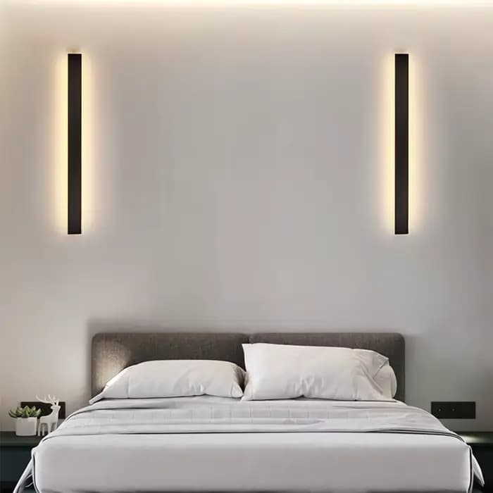 Applique Murale Dorée au Design Moderne, Luminaire Décoratif d'Nik, Idéal pour une Chambre à Coucher, un Couloir ou un Salon