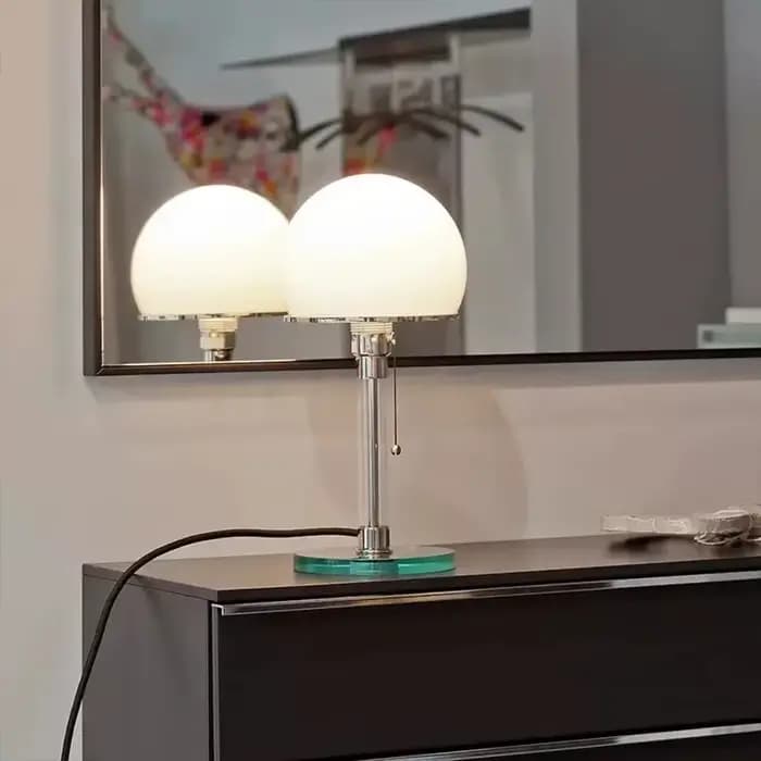 Lampe de table à LED en verre simple pour chambre à coucher nordique, lampe de chevet, lumières uniques, designer facilement Kevin, salon