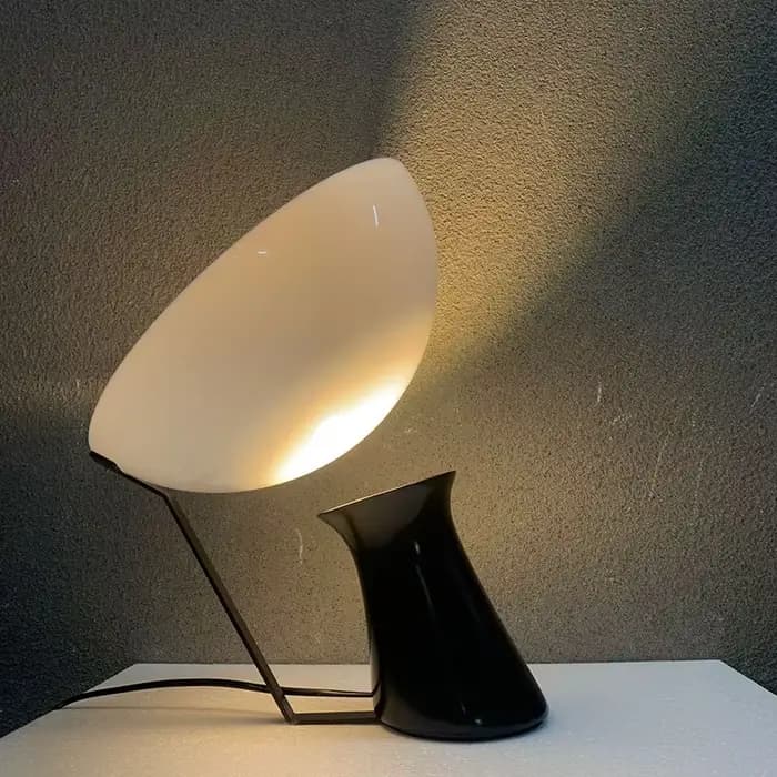 Lampe de table italienne Aida, design créatif, unique, éclairage de bureau, salon, cuisine, îlot, chambre à coucher, lampes de chevet