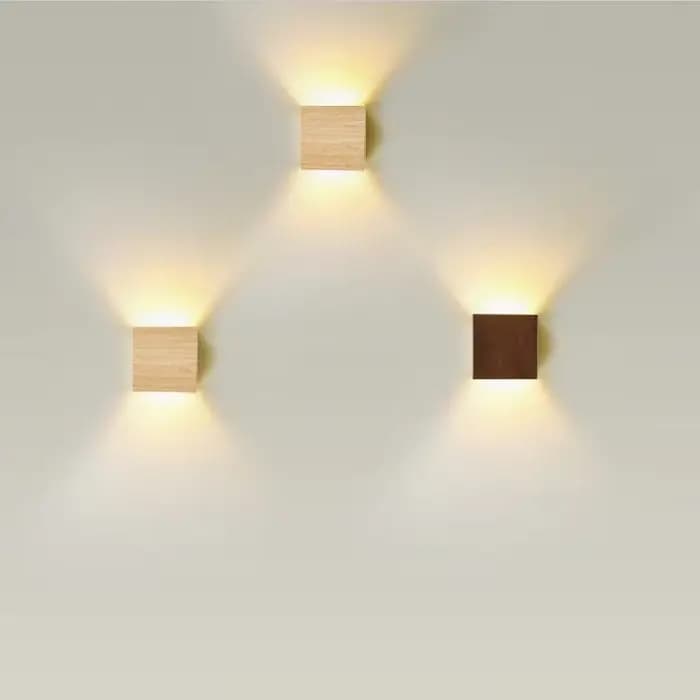 Applique murale LED en bois créative, lumière émettant de la lumière vers le haut et vers le bas, fond artistique, entrées, escaliers, balcons, escales, luminaires