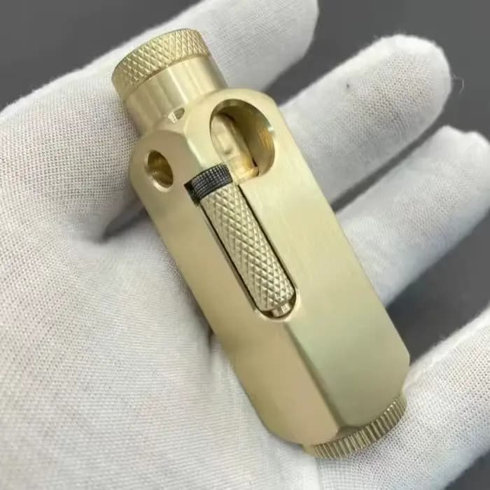 Briquet de luxe en laiton en forme de tranchée robuste avec motifs hexagonaux sculptés au Laser, briquet créatif rétro personnalisé