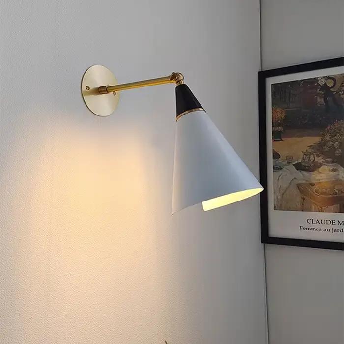 Applique murale dorée en laiton plaquée cuivre moderne avec bras pivotant pour salon chambre bureau occasions spéciales