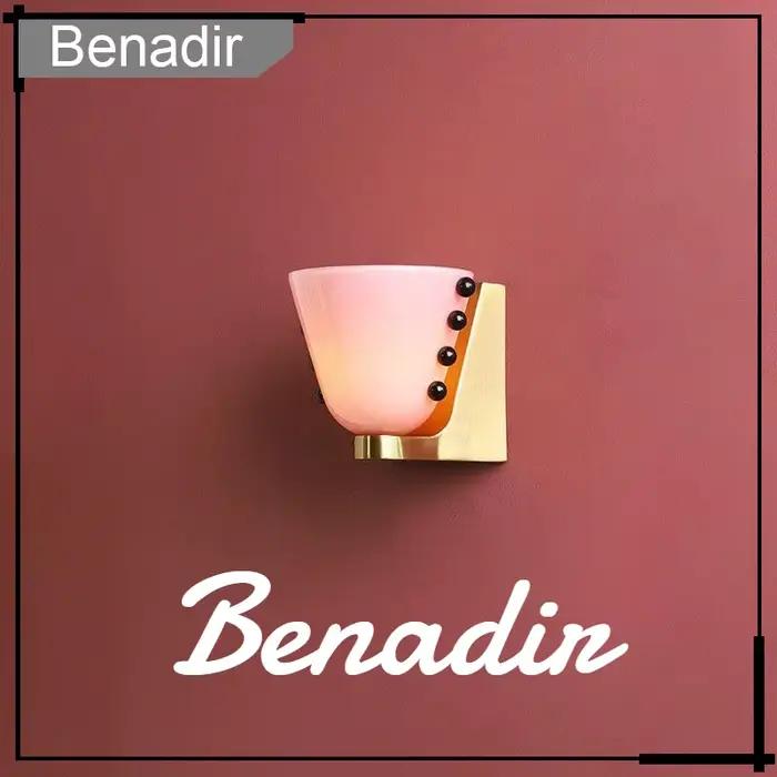Lampe murale rétro en verre coloré style médiéval pour chambre à coucher chevet couloir hôtel gîte décoration intérieure élégante et historique