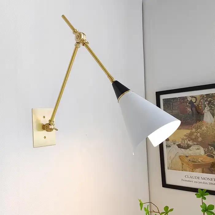 Applique murale dorée en laiton plaquée cuivre moderne avec bras pivotant pour salon chambre bureau occasions spéciales