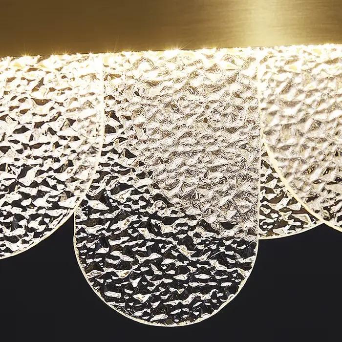 Lustre doré moderne led villa luxe cristal verre lumière éclairage intérieur or métal hôtel hall atmosphérique salle à manger lumière-decoration-intérieure-sophistication-luxe