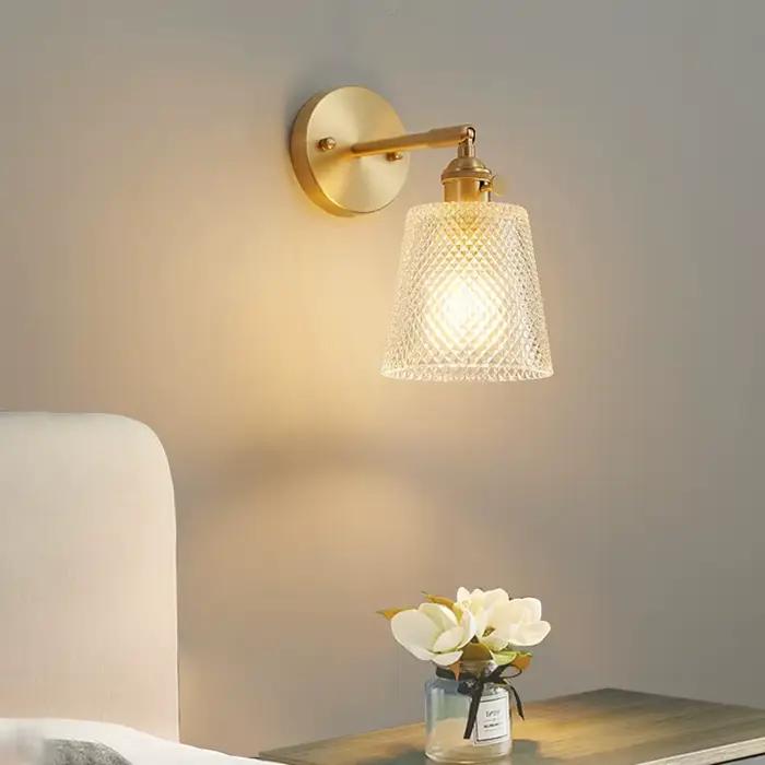 Applique murale rétro en cuivre forgé style nordique moderne avec abat-jour en verre pour éclairage quotidien en chambre à coucher ou cuisine
