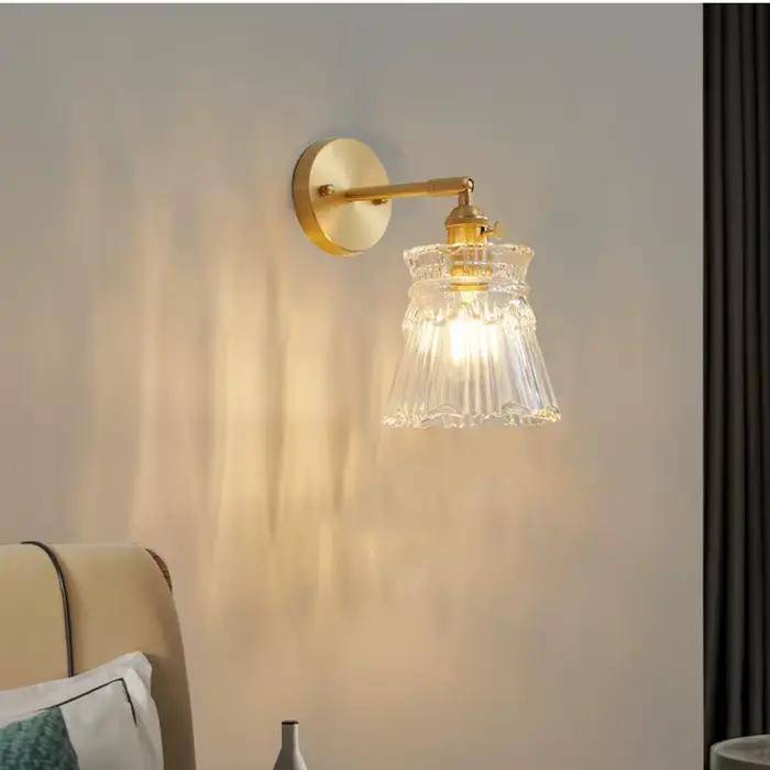 Applique murale rétro en cuivre forgé style nordique moderne avec abat-jour en verre pour éclairage quotidien en chambre à coucher ou cuisine