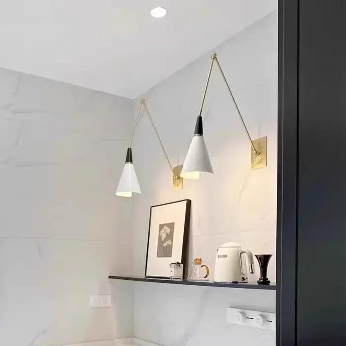 Applique murale dorée en laiton plaquée cuivre moderne avec bras pivotant pour salon chambre bureau occasions spéciales
