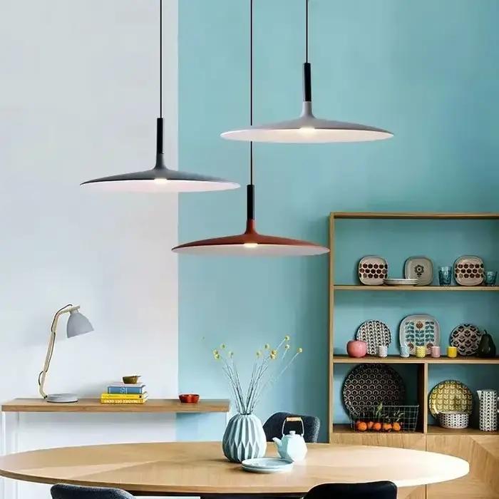Lampe suspendue LED UFO design moderne métal et acrylique style industriel nordique pour salon salle à manger cuisine ou bureau
