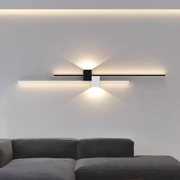 Lampe murale moderne en aluminium pour salon, chambre à coucher, entrée et étude avec éclairage LED à intensité variable pour créer des ambiances élégantes