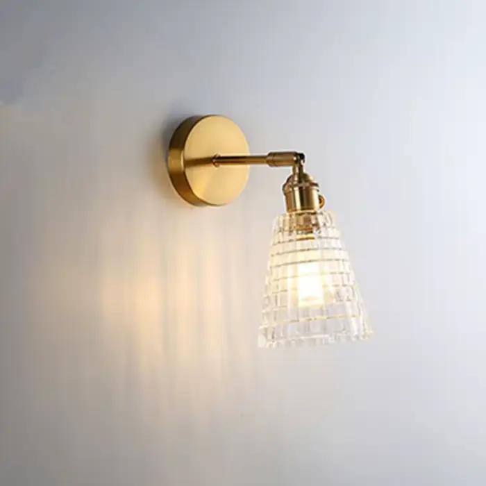 Applique murale rétro en cuivre forgé style nordique moderne avec abat-jour en verre pour éclairage quotidien en chambre à coucher ou cuisine