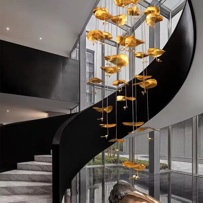 Luminaire en aluminium Lotus Suspension Qyartistry pour salon restaurant chambre d'hôtel modernité design élégance ambiance festive ou relaxante