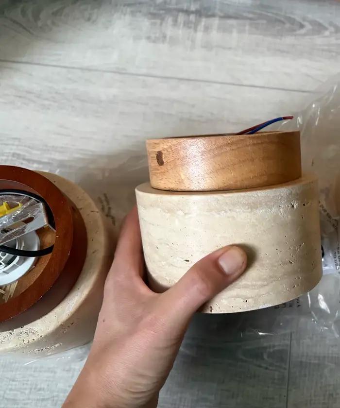 Plafonnier rond en bois travertin style Sabi pour porche balcon et couloir élégance rétro et wabi-sabi atmosphère chaleureuse et sophistiquée