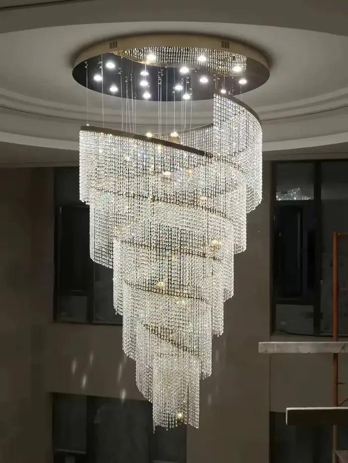 Grand lustre en cristal de conception moderne pour salon ou hall d'hôtel élégant à offrir pour décoration d'intérieur de luxe occasions spéciales