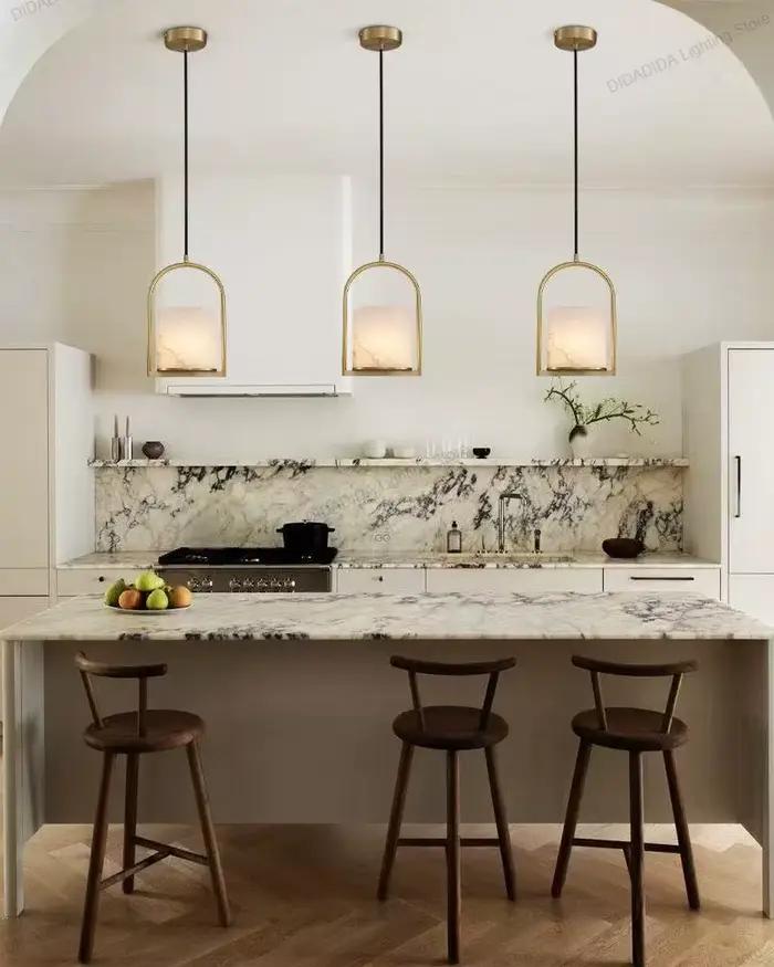 Lampe suspendue de luxe en marbre et acier inoxydable pour plafonds design moderne avec intensité variable à offrir pour femmes occasions spéciales