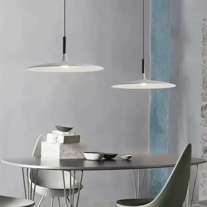 Lampe suspendue LED UFO design moderne métal et acrylique style industriel nordique pour salon salle à manger cuisine ou bureau