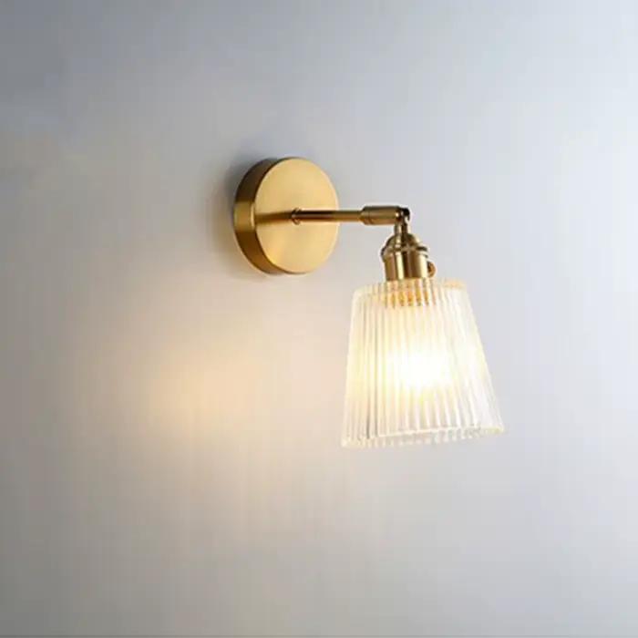 Applique murale rétro en cuivre forgé style nordique moderne avec abat-jour en verre pour éclairage quotidien en chambre à coucher ou cuisine