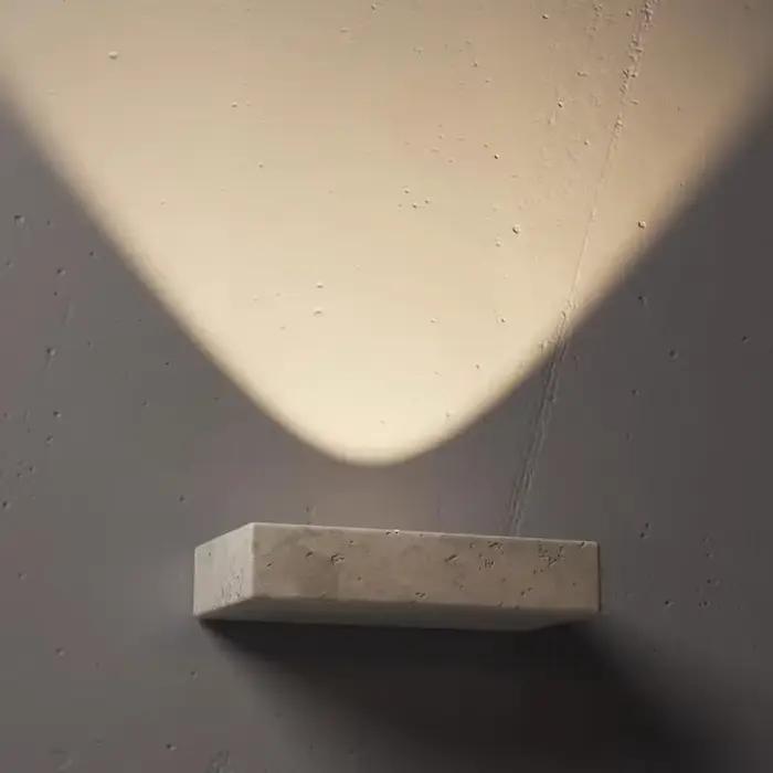 Applique murale vintage en travertin jaune pour chambre à coucher salon moderne minimaliste luminaire décoratif intérieur ambiance relaxante élégance personnalité crée ambiance relaxante élégante sophistiquée